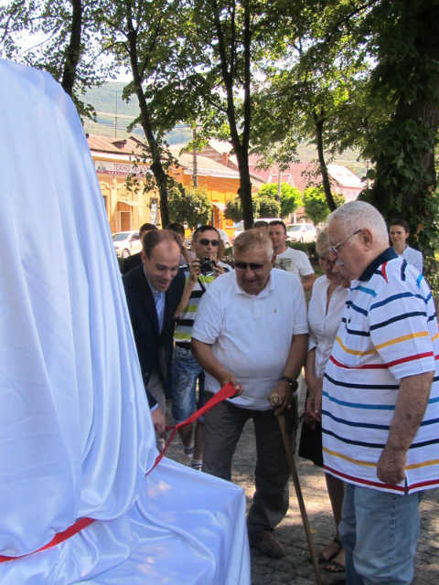 fajdalmas-mult-remenyteli-jovo 0