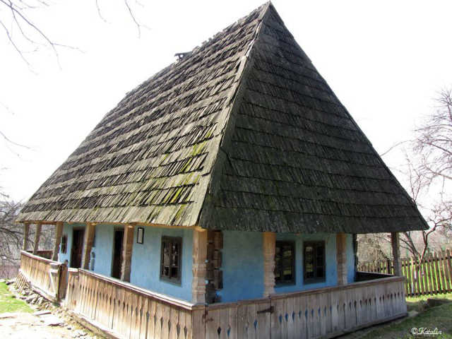 Száldobosi ház Forrás: www.karpatutak.blogspot.com szaldobos haz